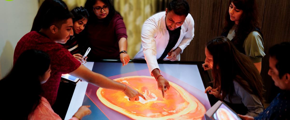 students using cloudatomy powered by bodyviz table