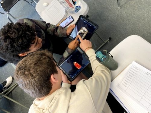 Students using BodyViz on ipads from Orting High School